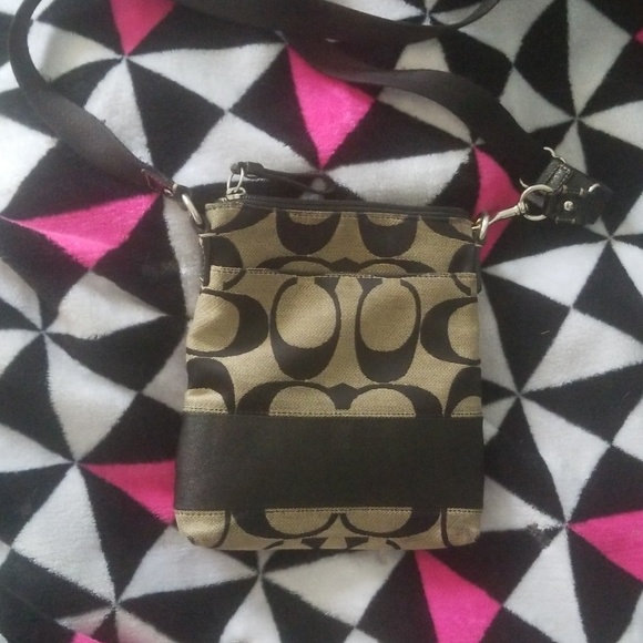 Coach crossbody - Picture 2 of 2